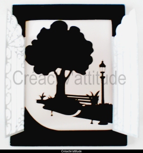Cadre en papier découpé et assemblé (kirigami), inspiré des ombres chinoises, produit par Créactiv'attitude
